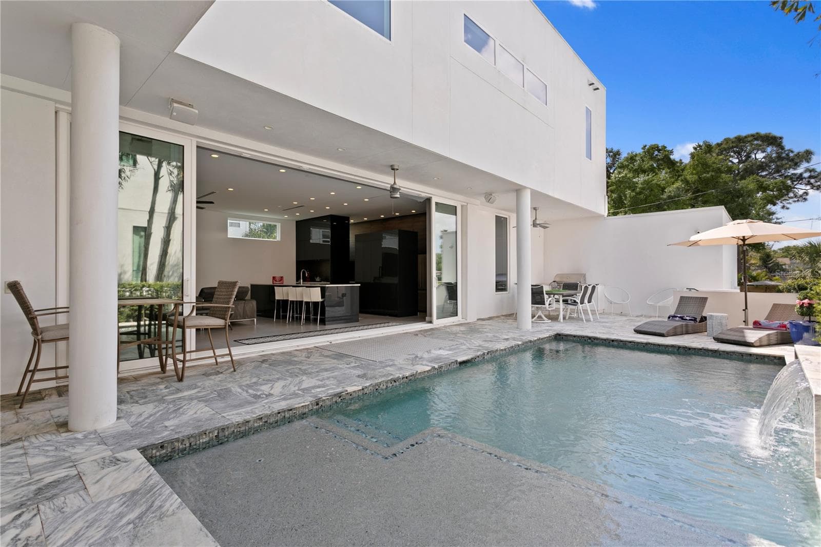 110 Palmera Boulevard NE photo 07