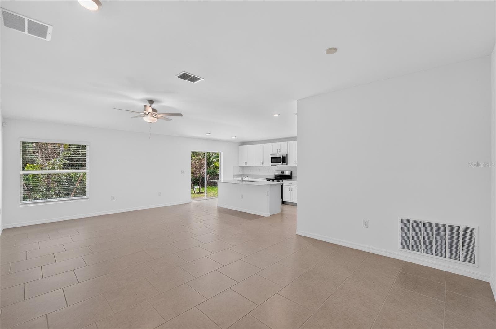 1238 New London Street photo 06