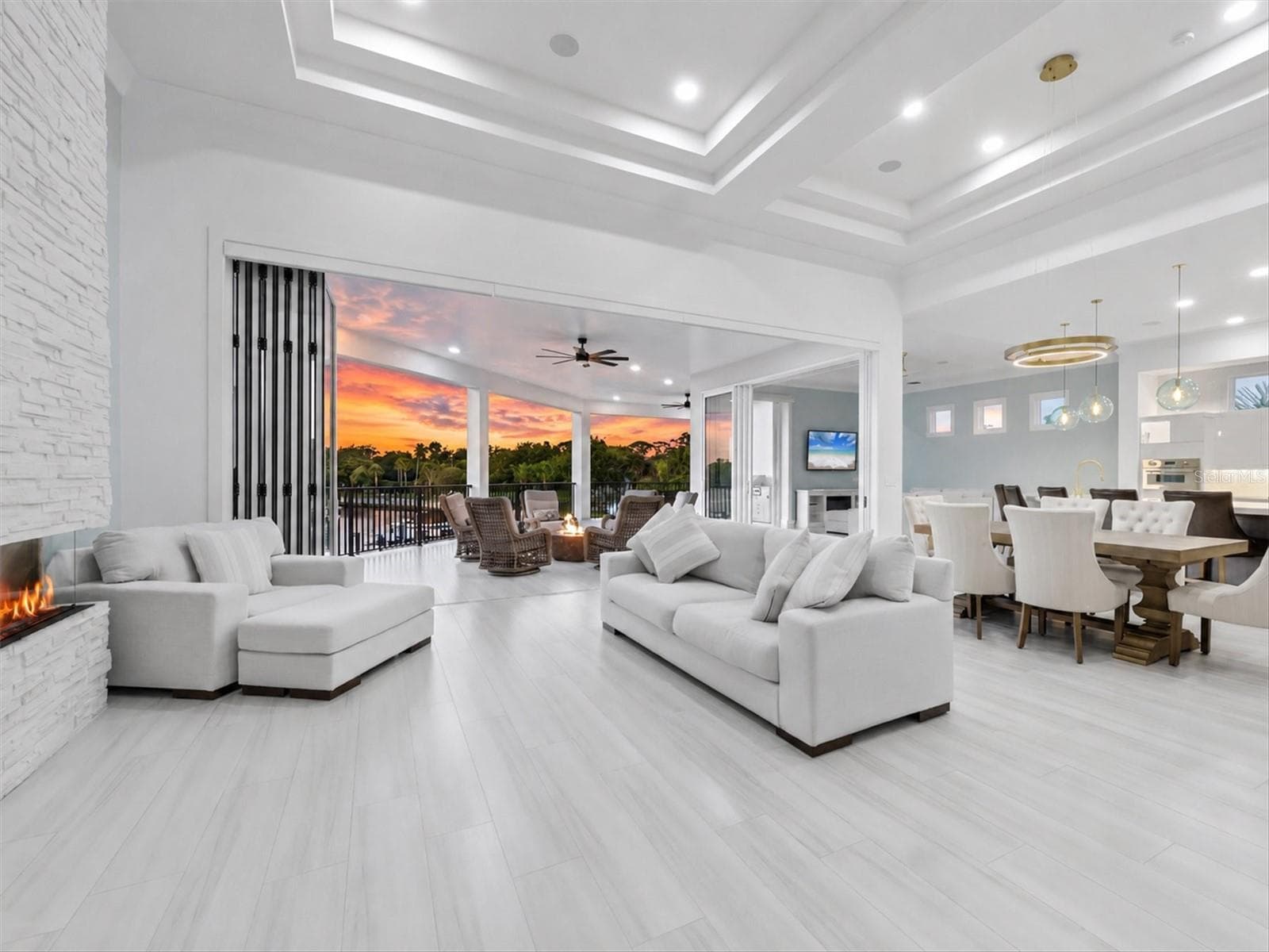 387 S Shore Drive photo 07