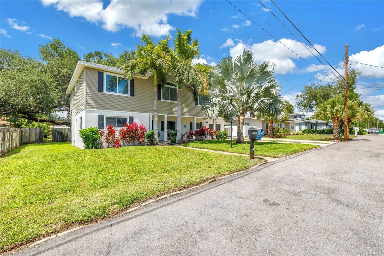10819 Seminole Drive N photo 06