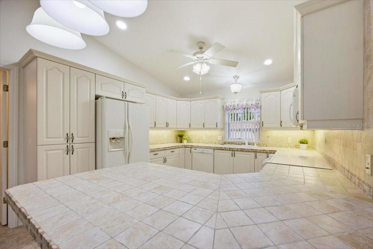 477 Sweetwater Way photo 04