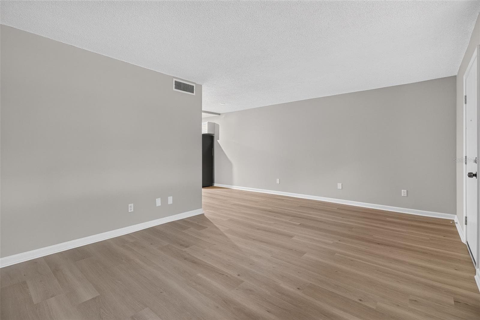 4885 1st Street NE 109 photo 05