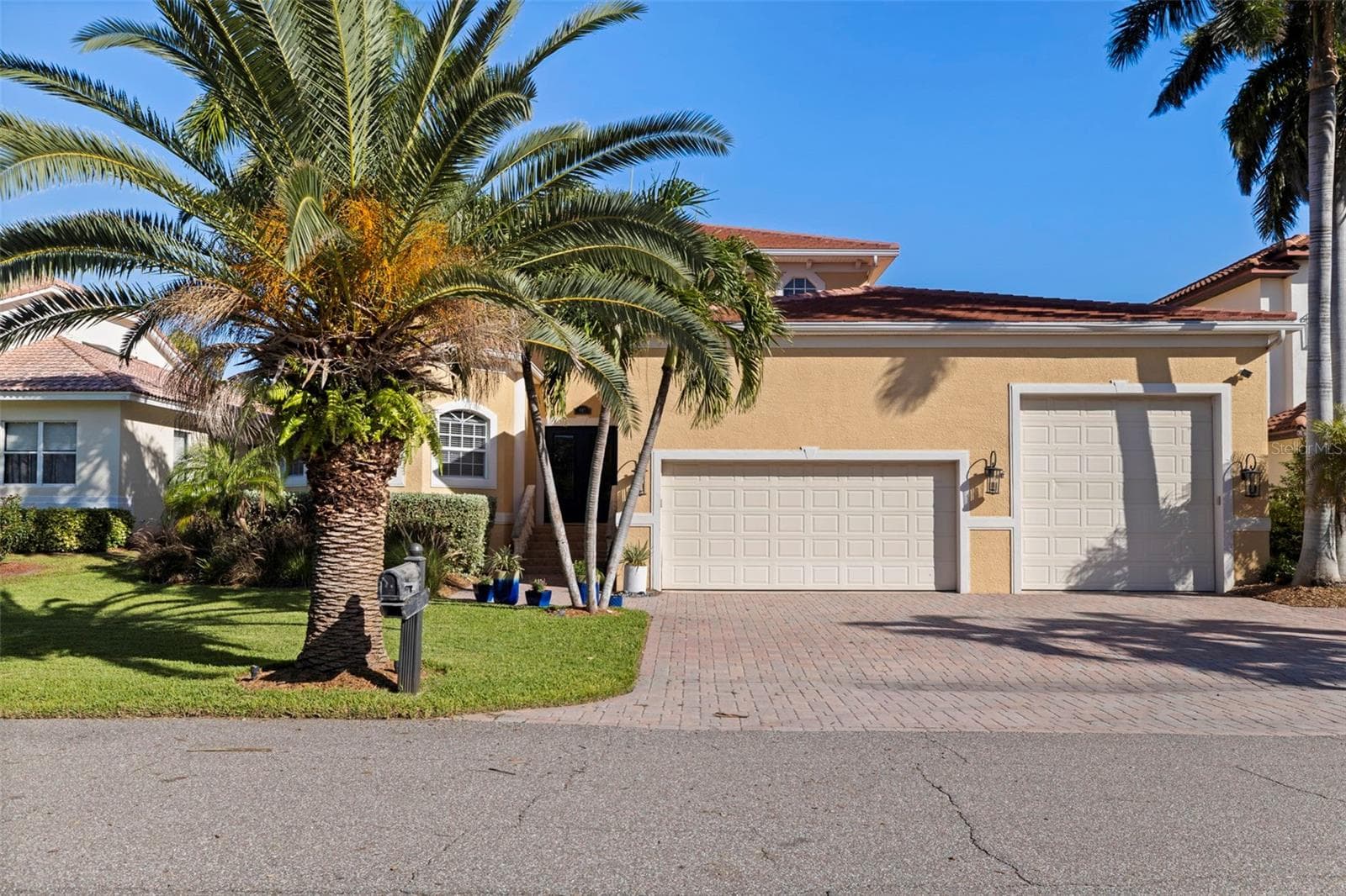 647 Santa Maria Drive photo 04