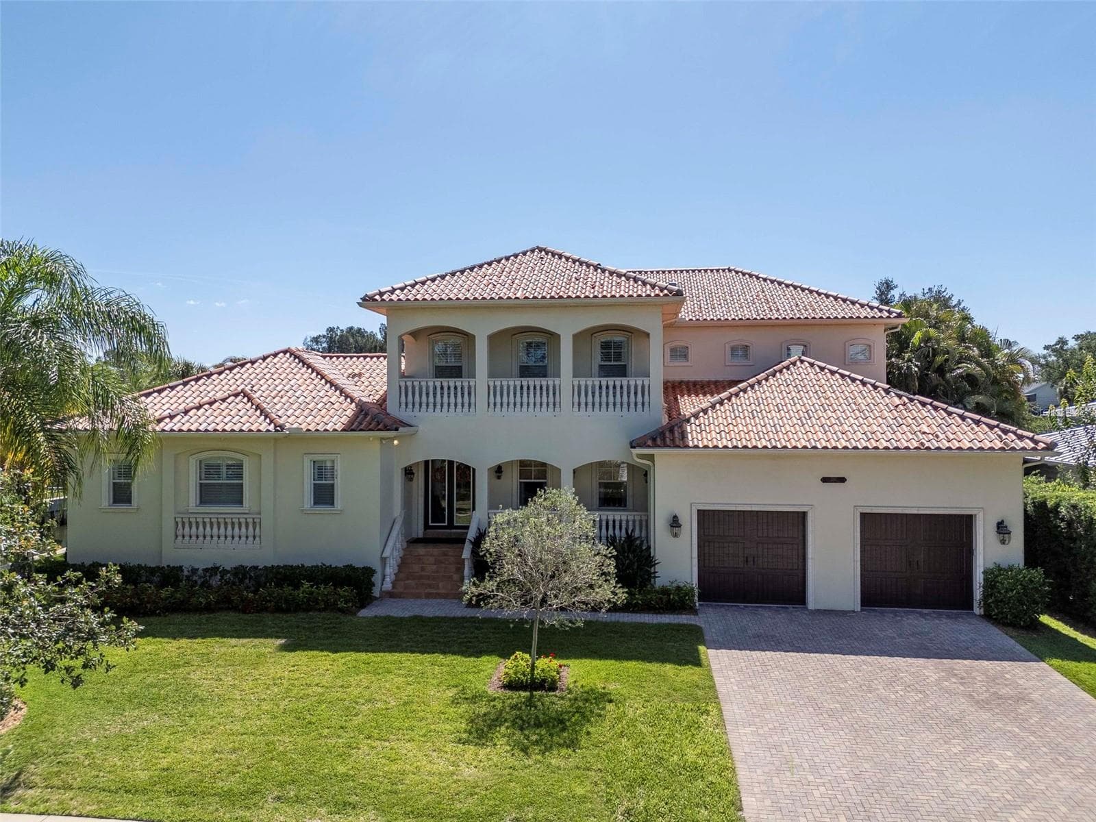 2212 S Occident Street photo 04