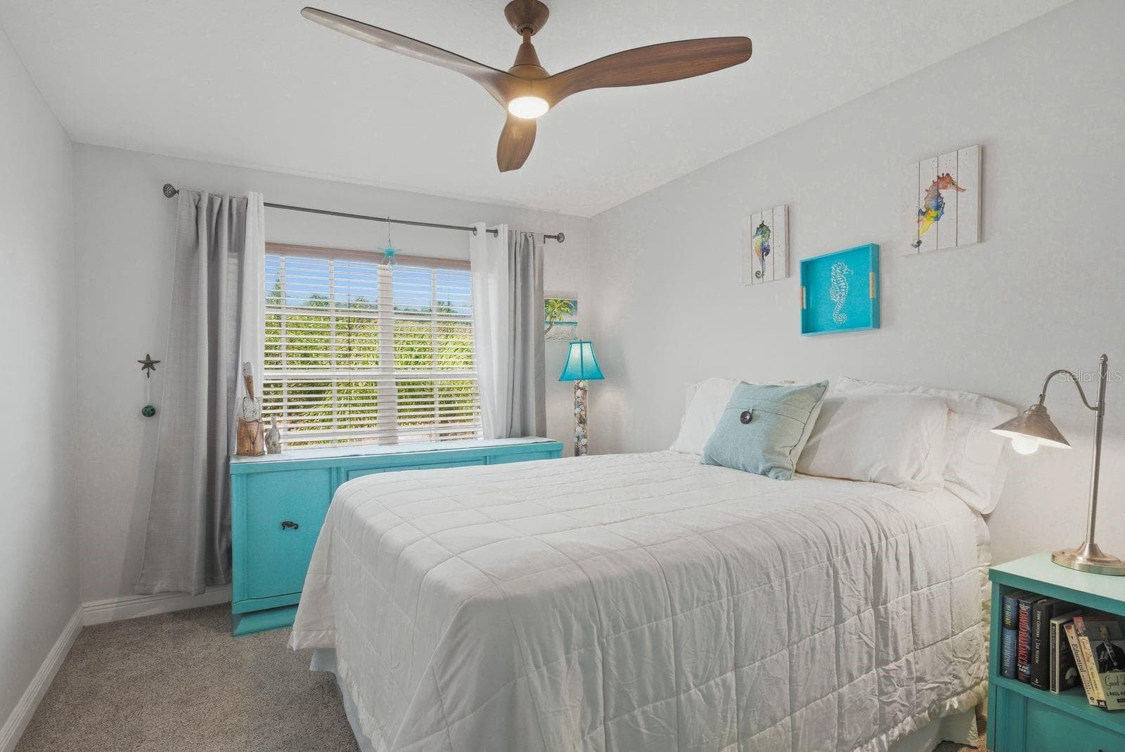 208 Valencia Circle photo 05
