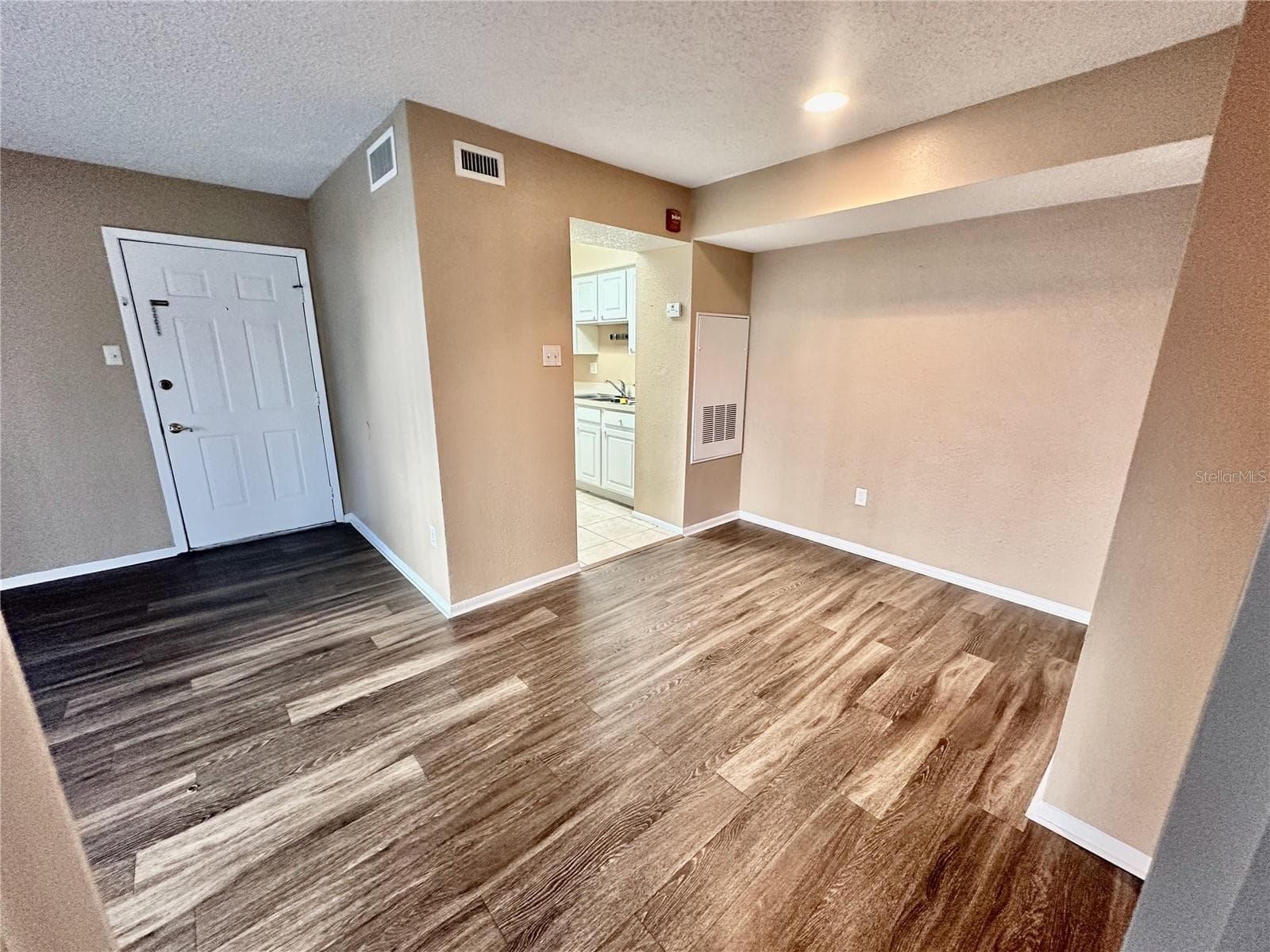 3700 Idlebrook Circle 110 photo 06