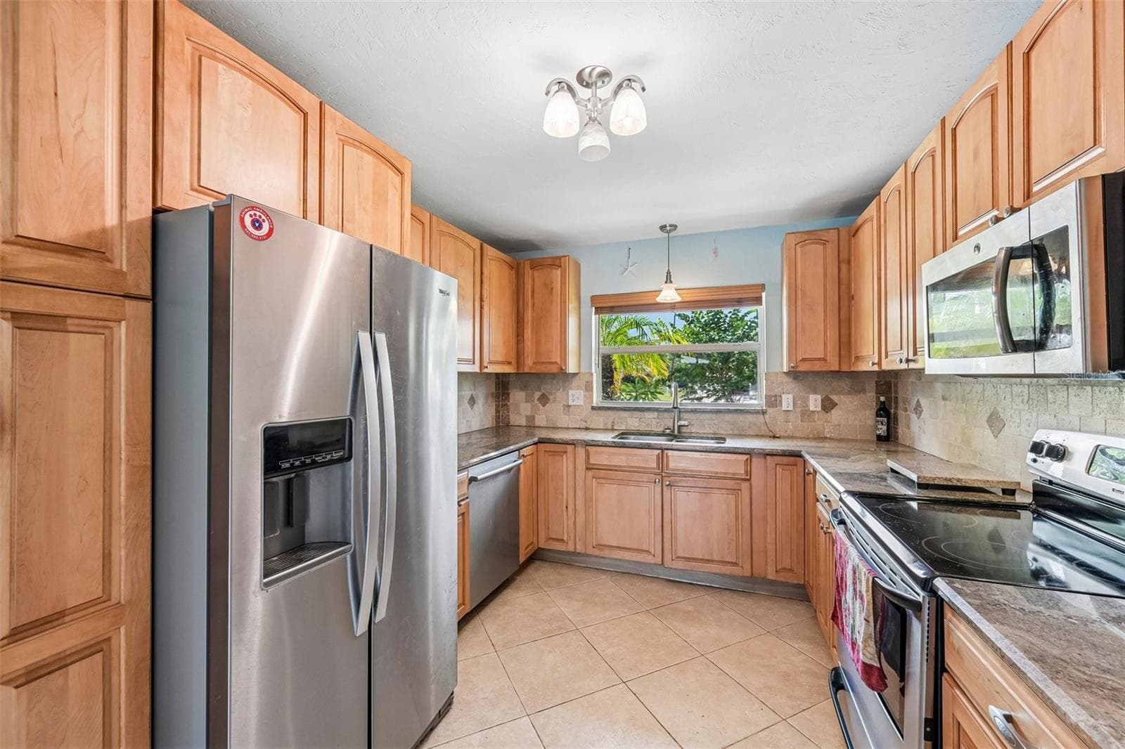 2400 S Brink Avenue photo 07