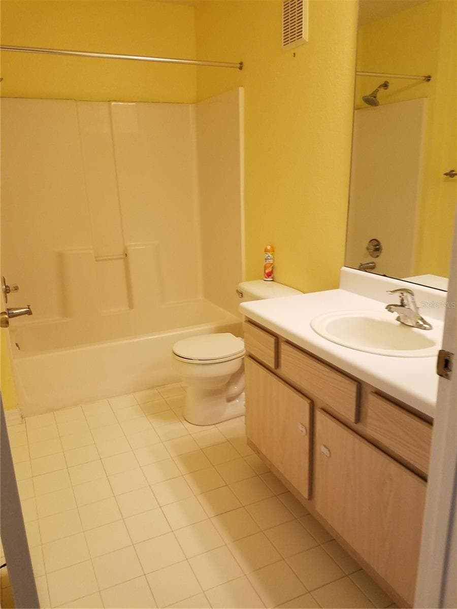 5455 Vineland Road 3303 photo 06