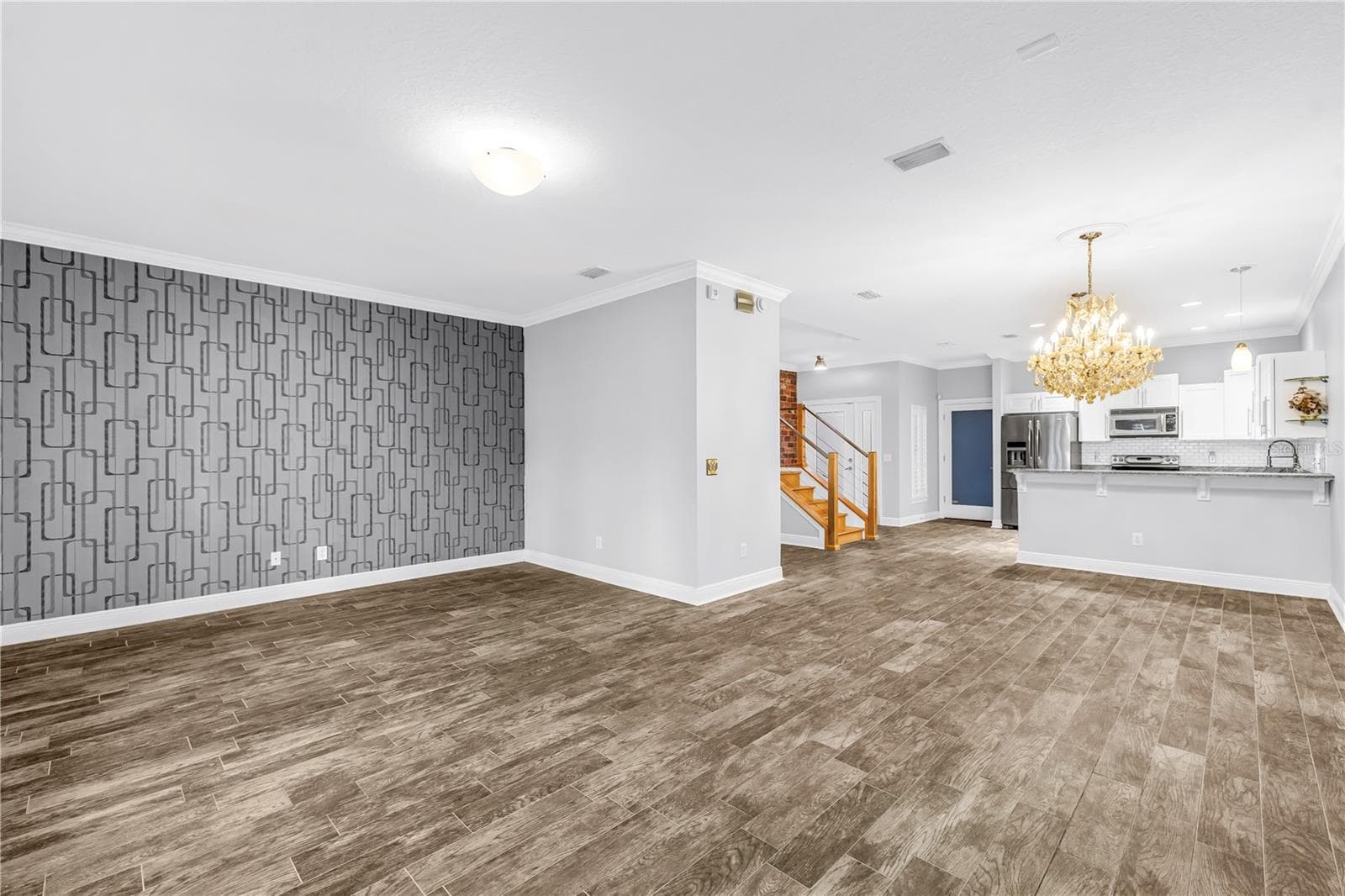 409 Barcelona Drive photo 07