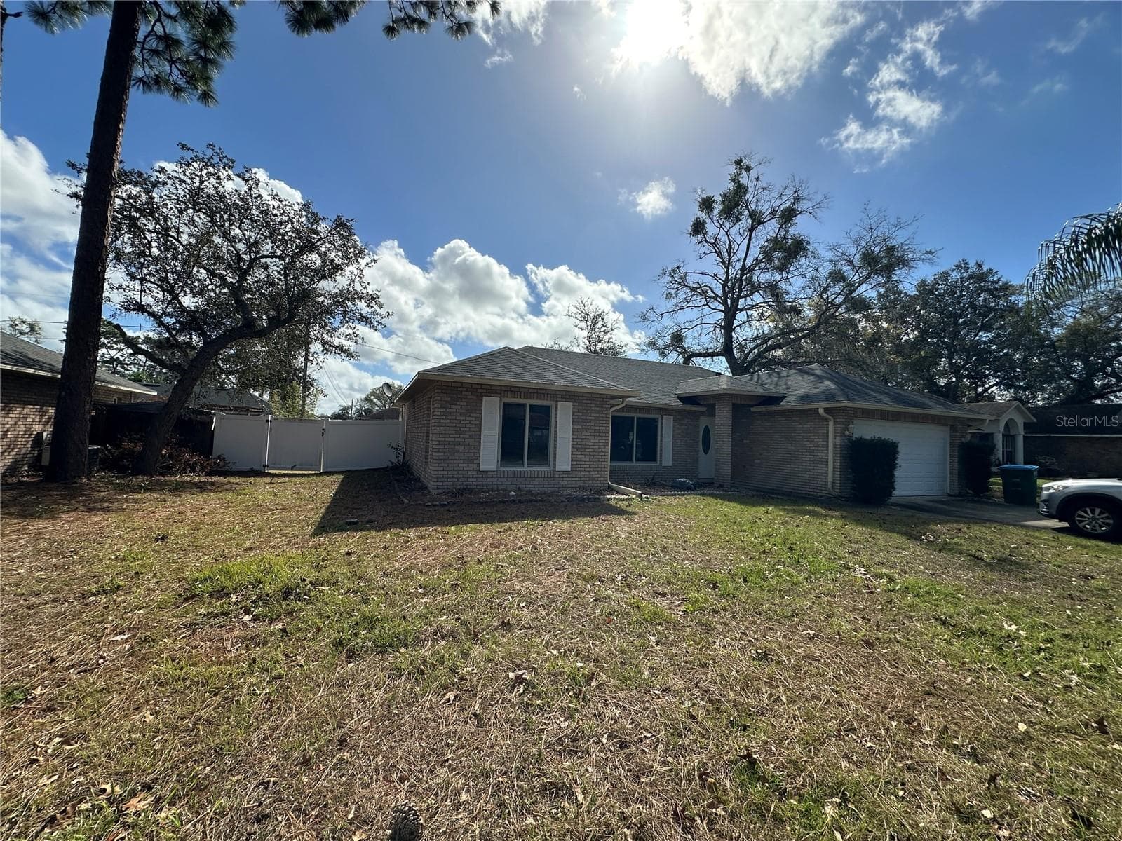 1592 Langan Avenue photo 02