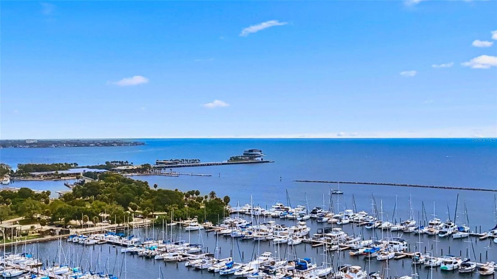 The Salvador waterfront community