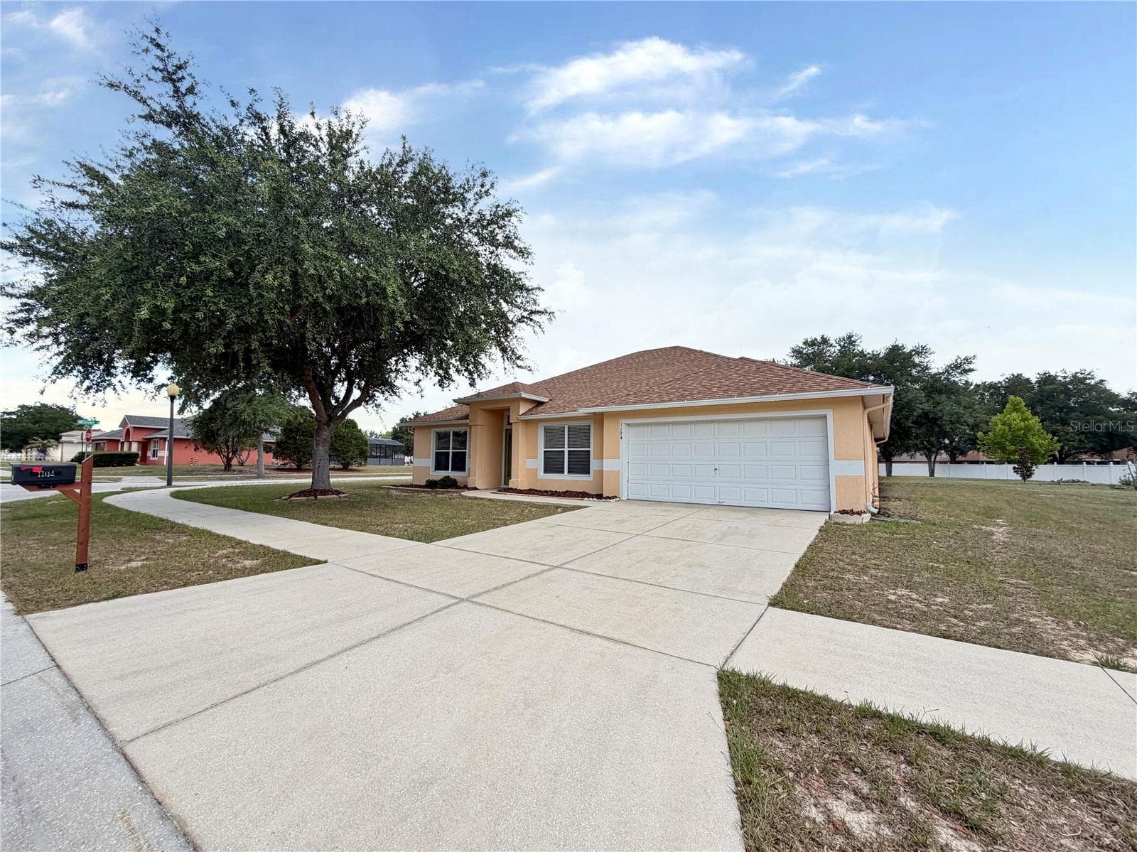 1104 Stratton Avenue photo 02