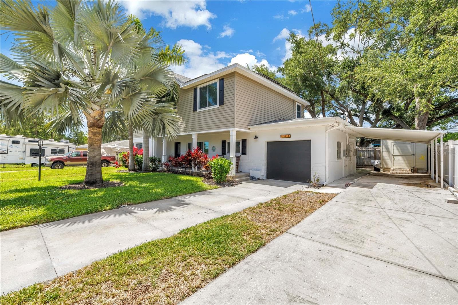 10819 Seminole Drive N photo 02