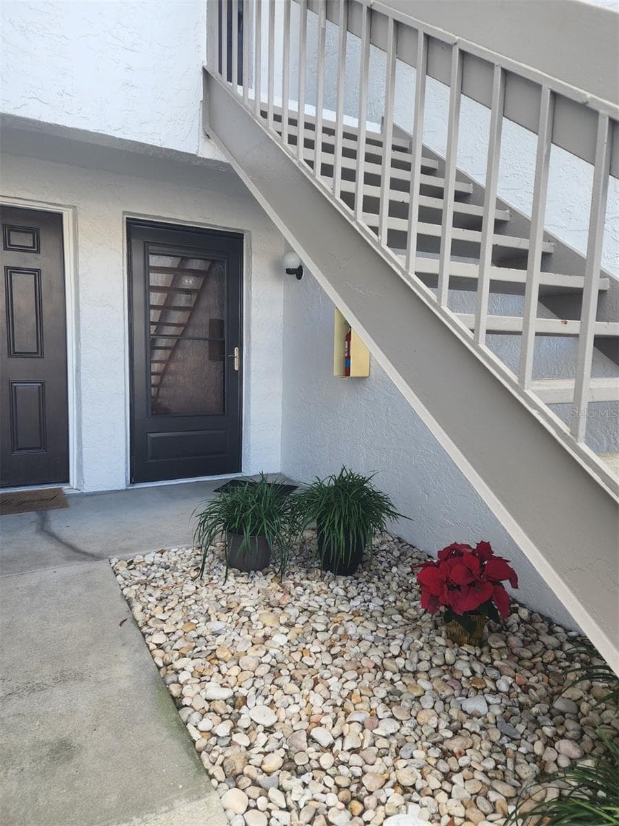 2132 Lakewood Club Drive S 8B photo 02