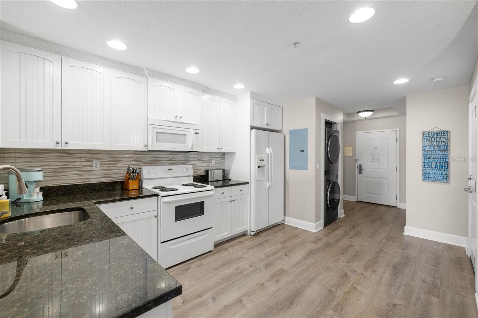 399 2nd Street 216 photo 05