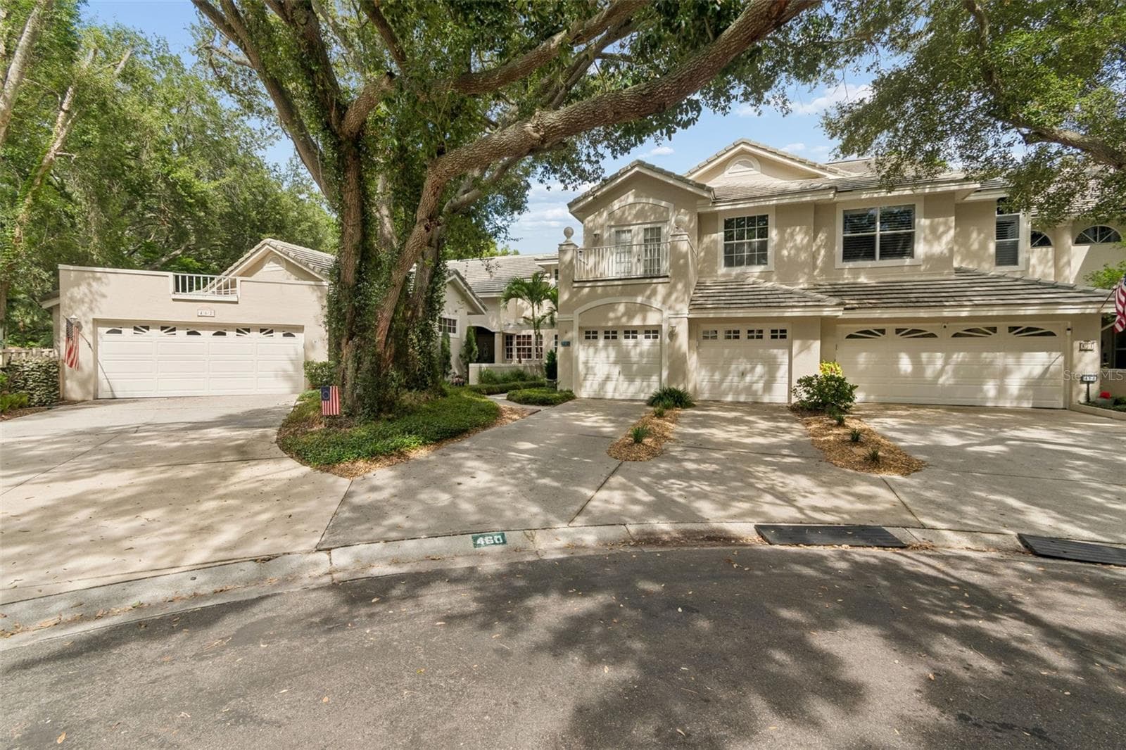460 Date Palm Court NE