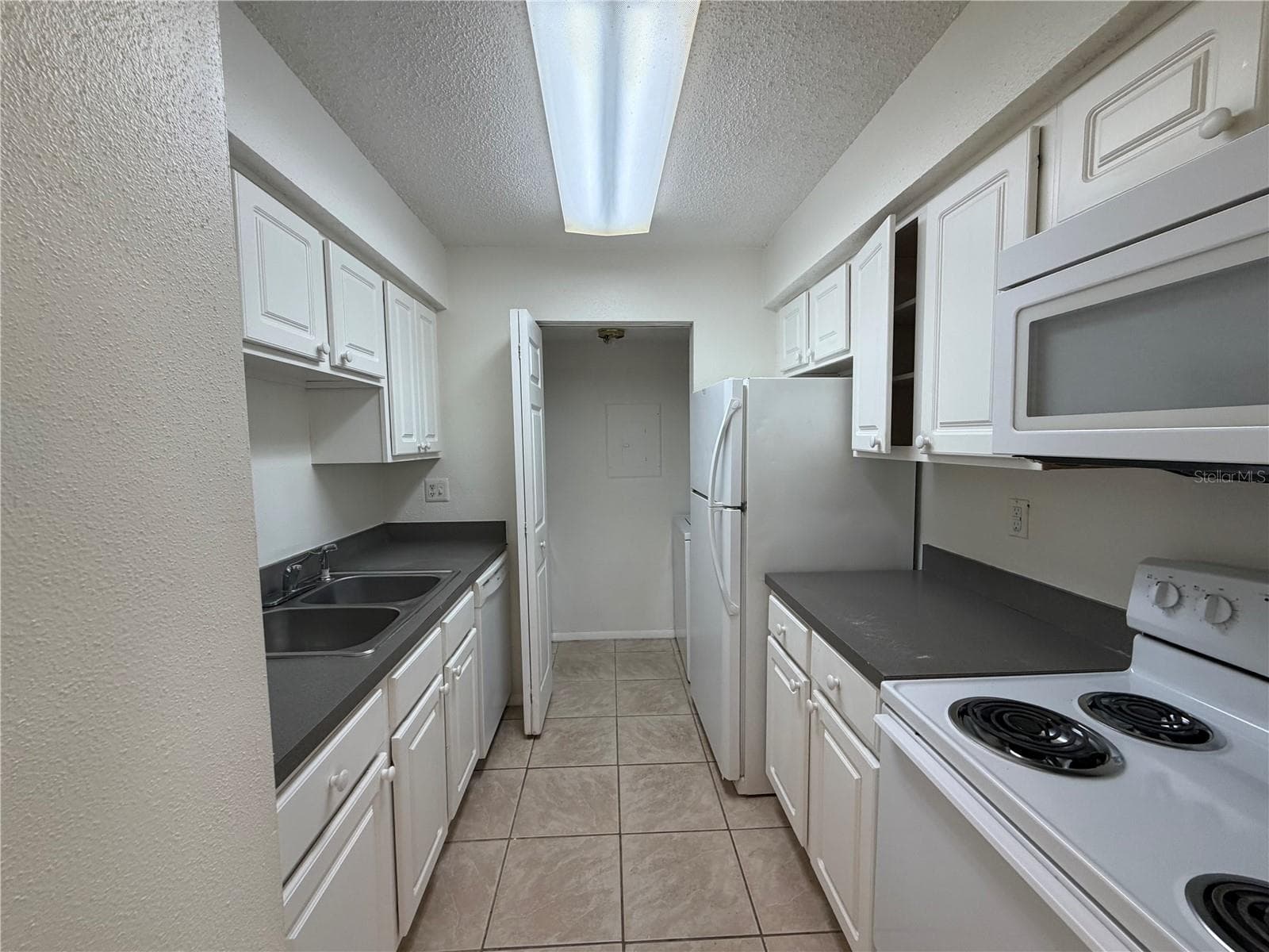 3756 Idlebrook Circle 108 photo 06