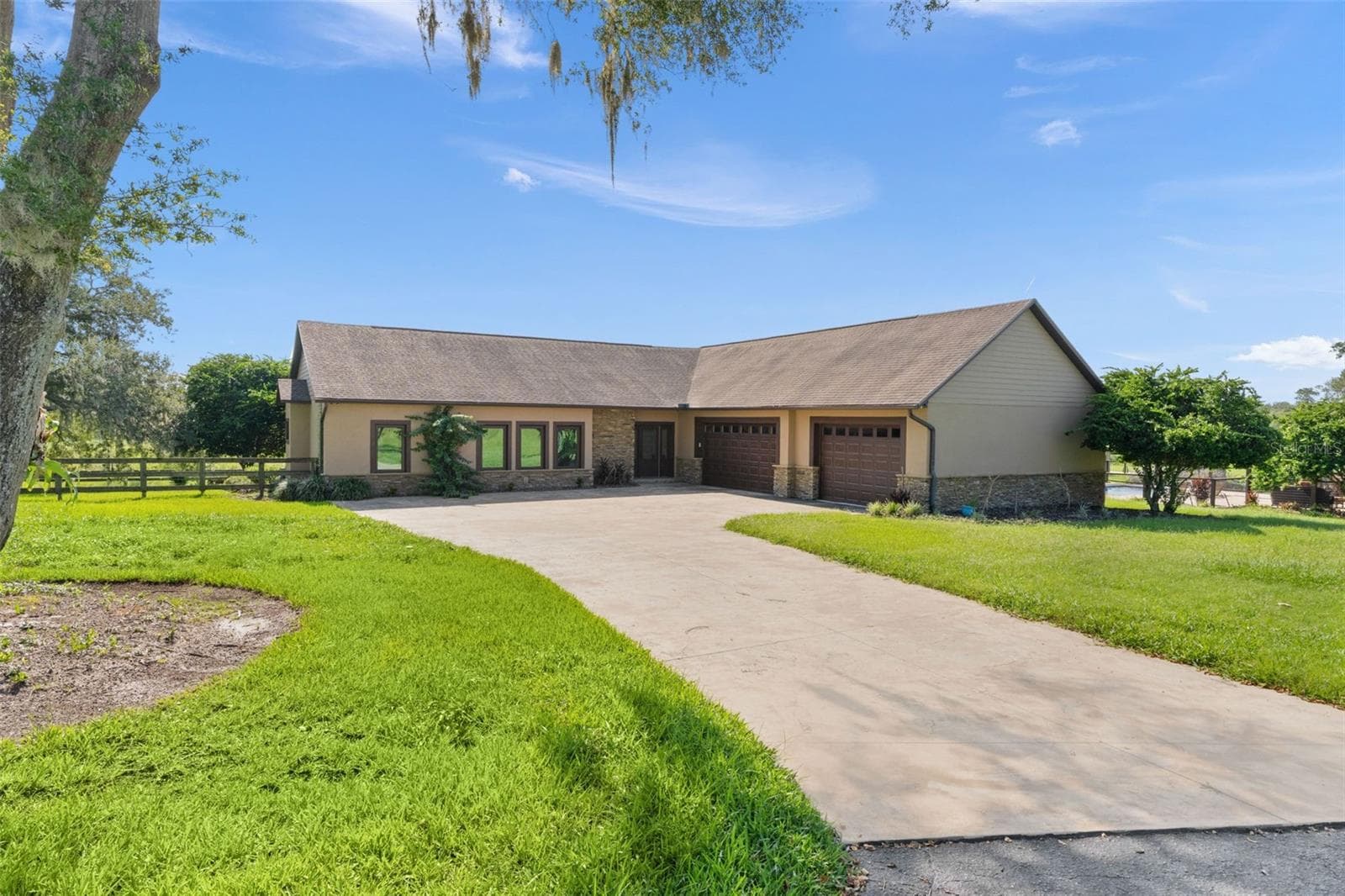 16215 Douglas Road photo 04