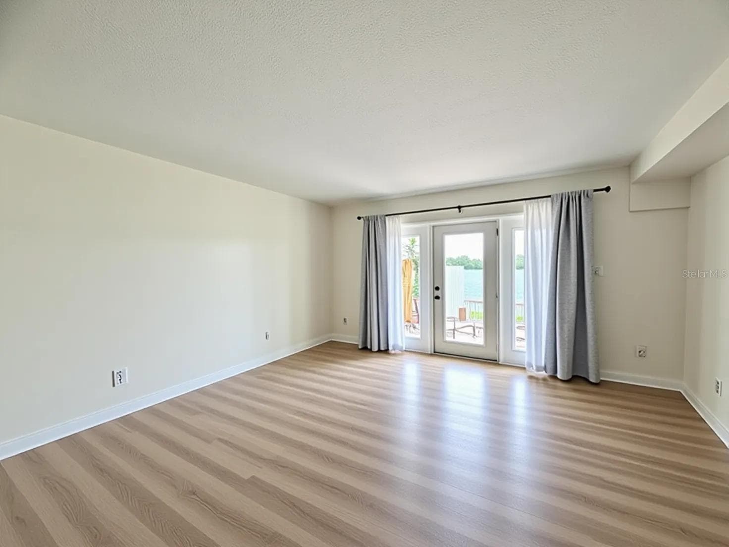 3751 Pompano Drive SE 3751 photo 02