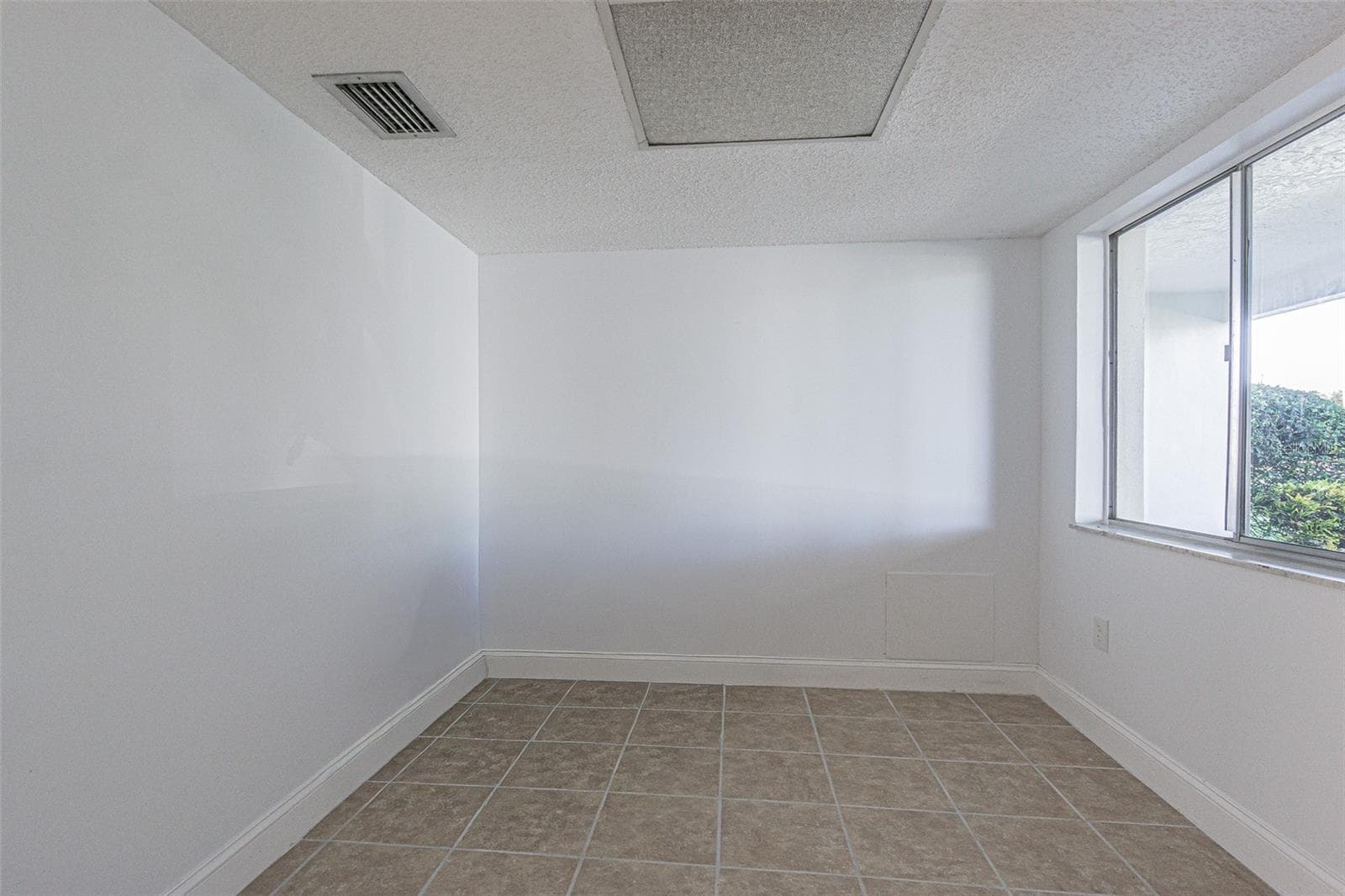 4595 Chancellor Street NE 109 photo 05