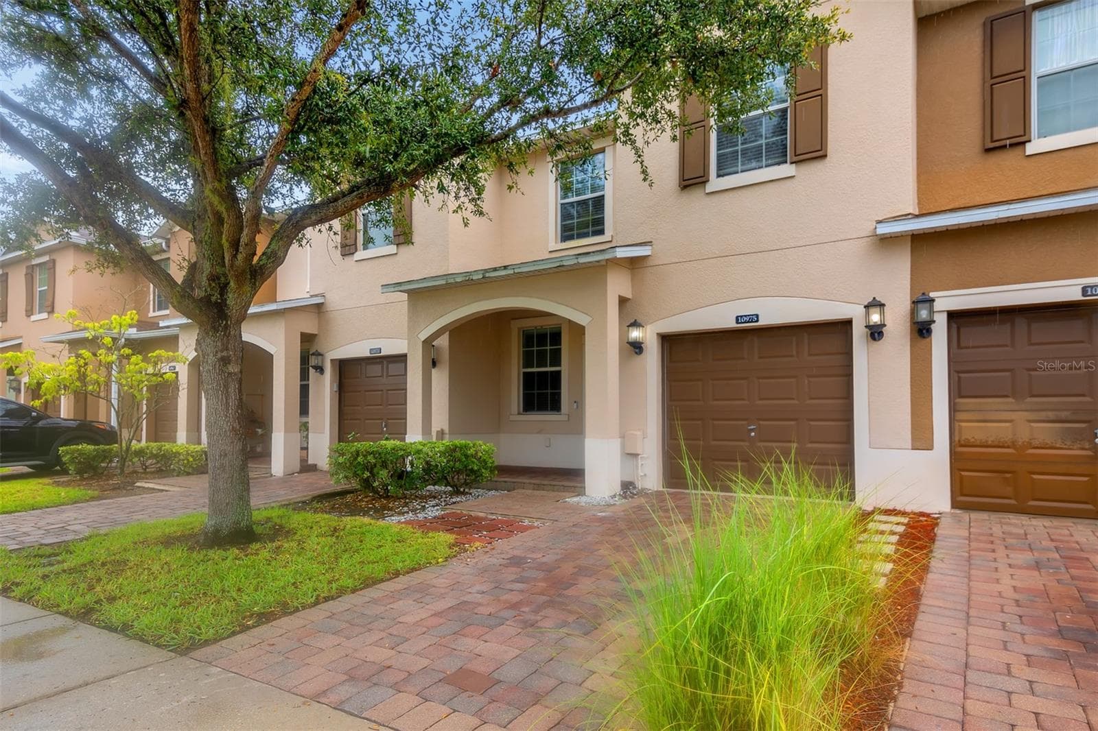 10975 Savannah Landing Circle photo 02