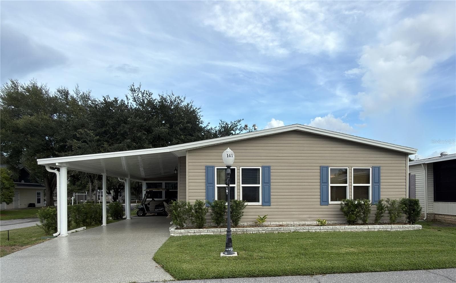 141 Victoria Drive photo 02