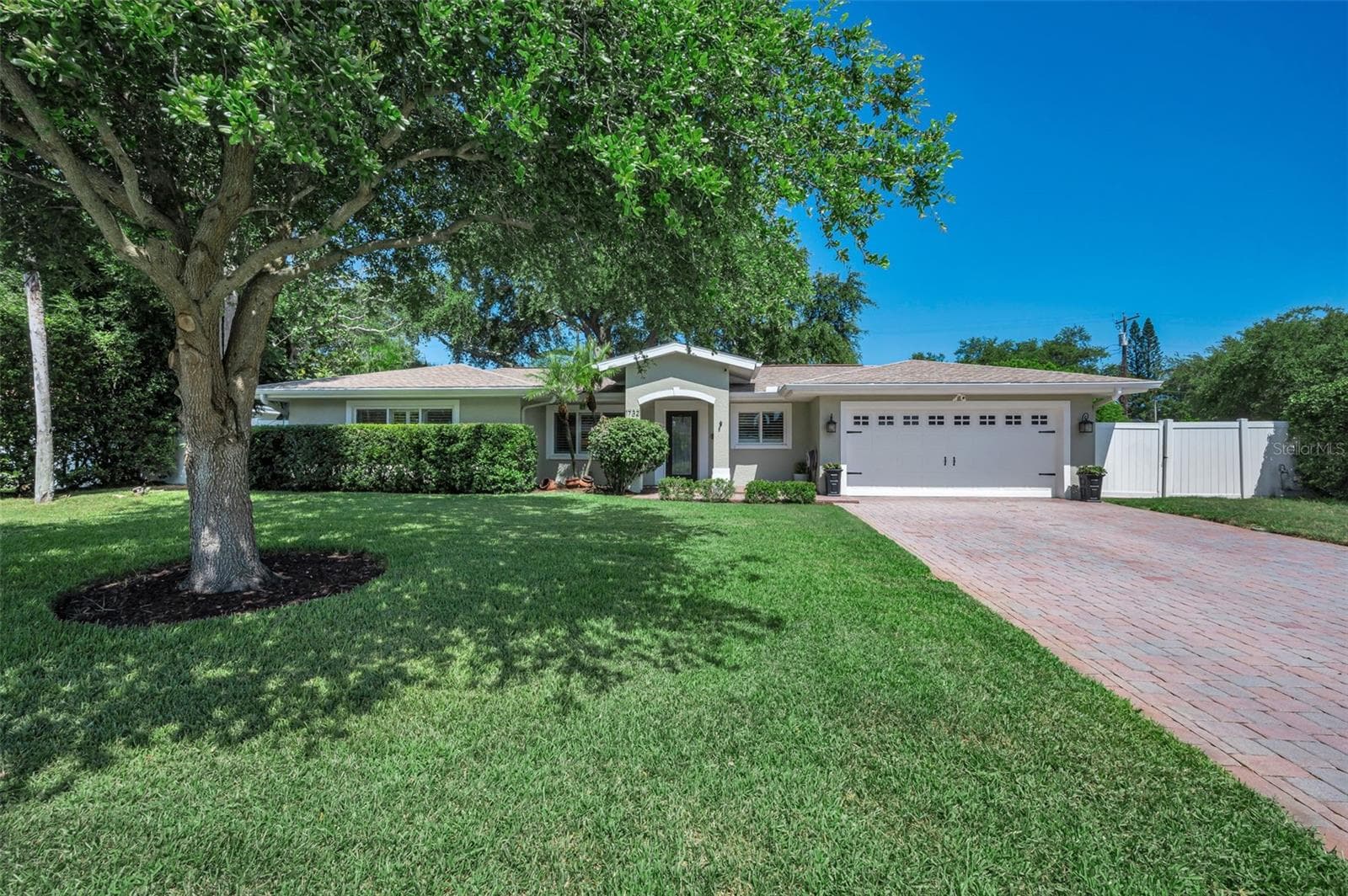 1732 Golf View Drive