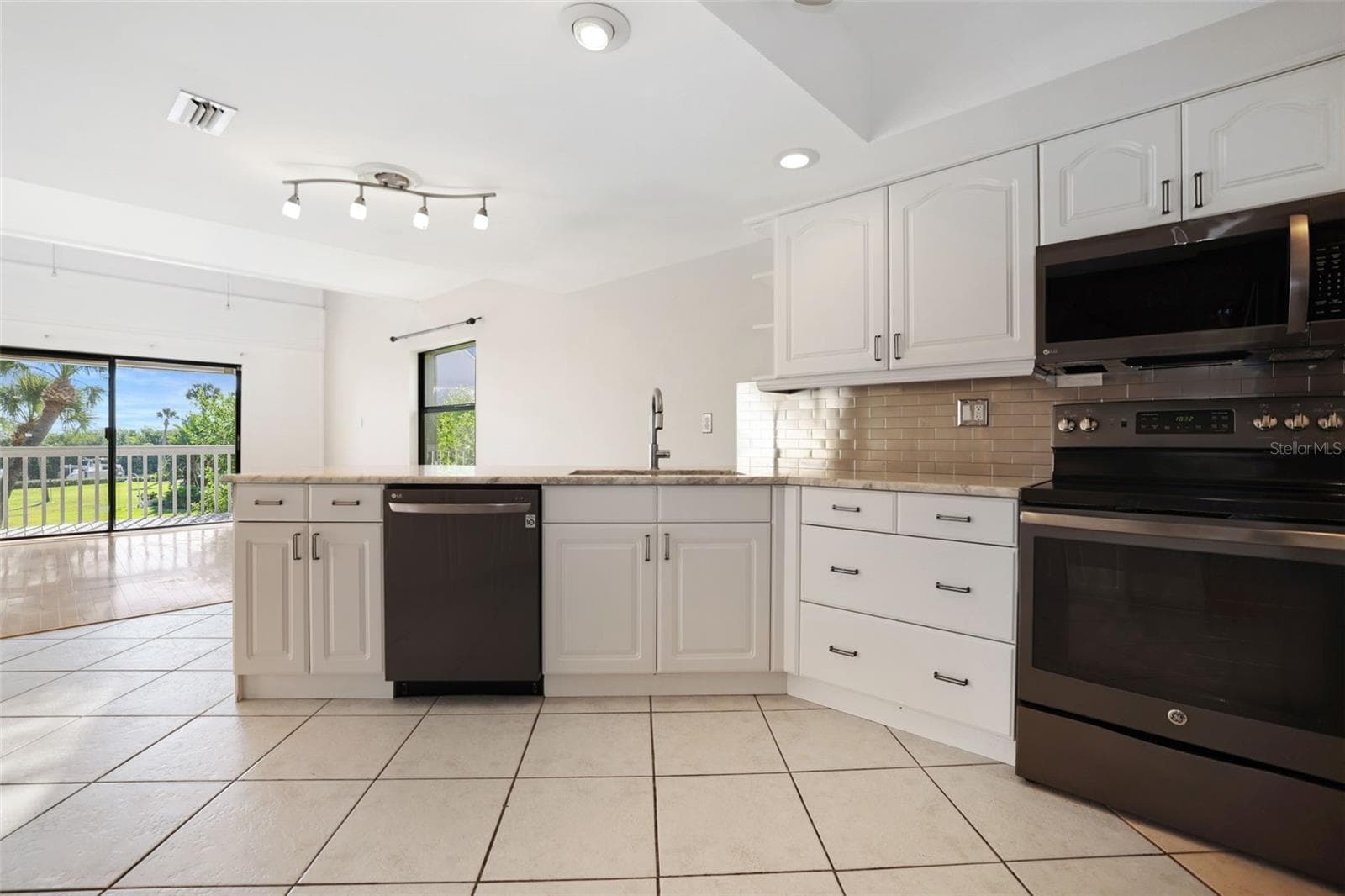 1355 Pinellas Bayway S 19 photo 05