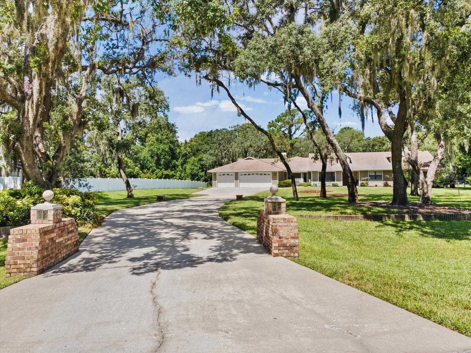 6655 Millstone Drive photo 02