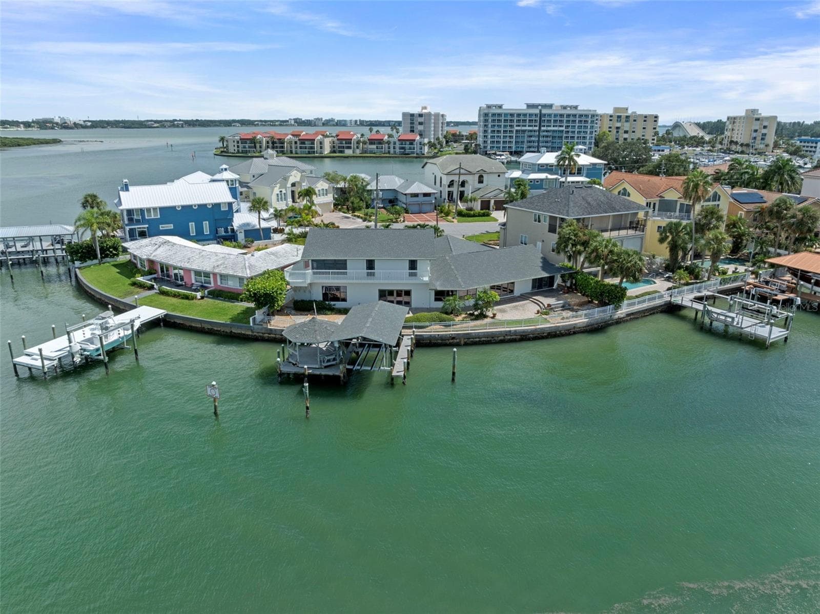 290 Bayside Drive photo 05
