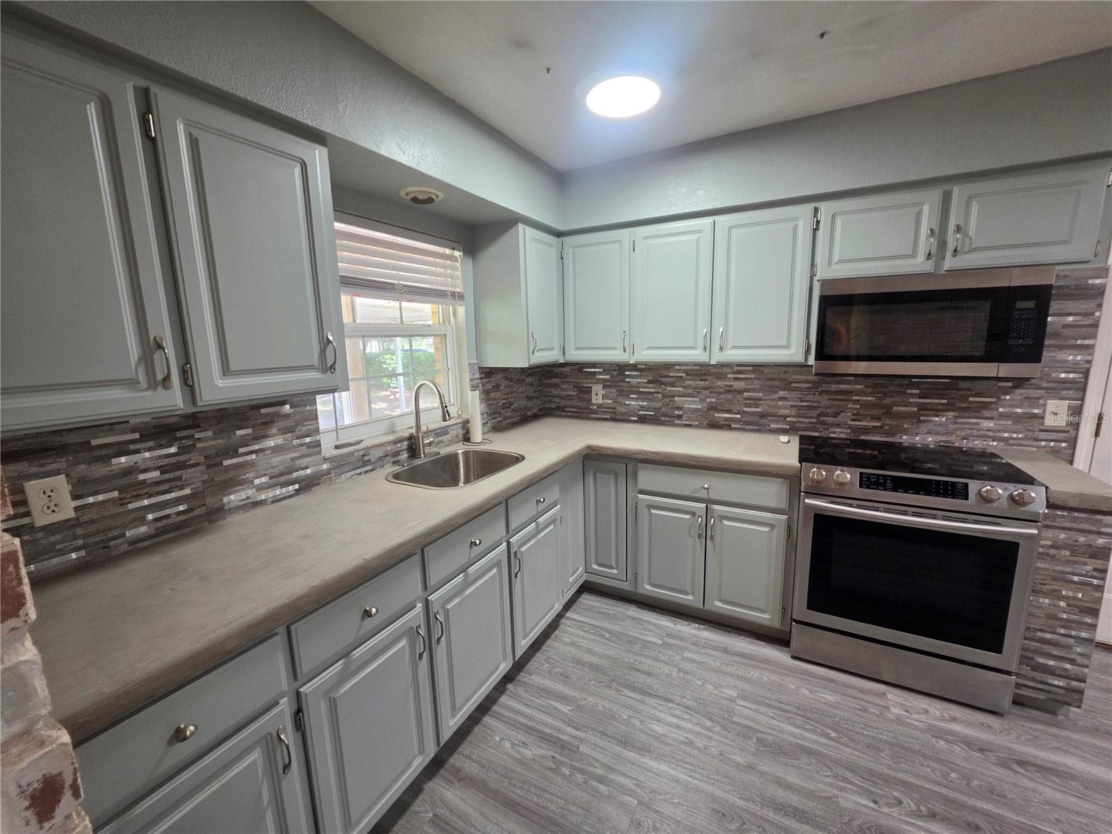 4414 Bonnet Lake Drive photo 06