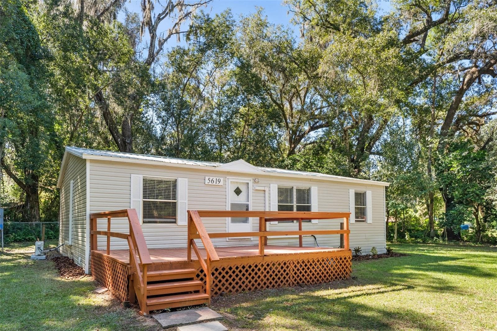 5619 NE 79th Place photo 03