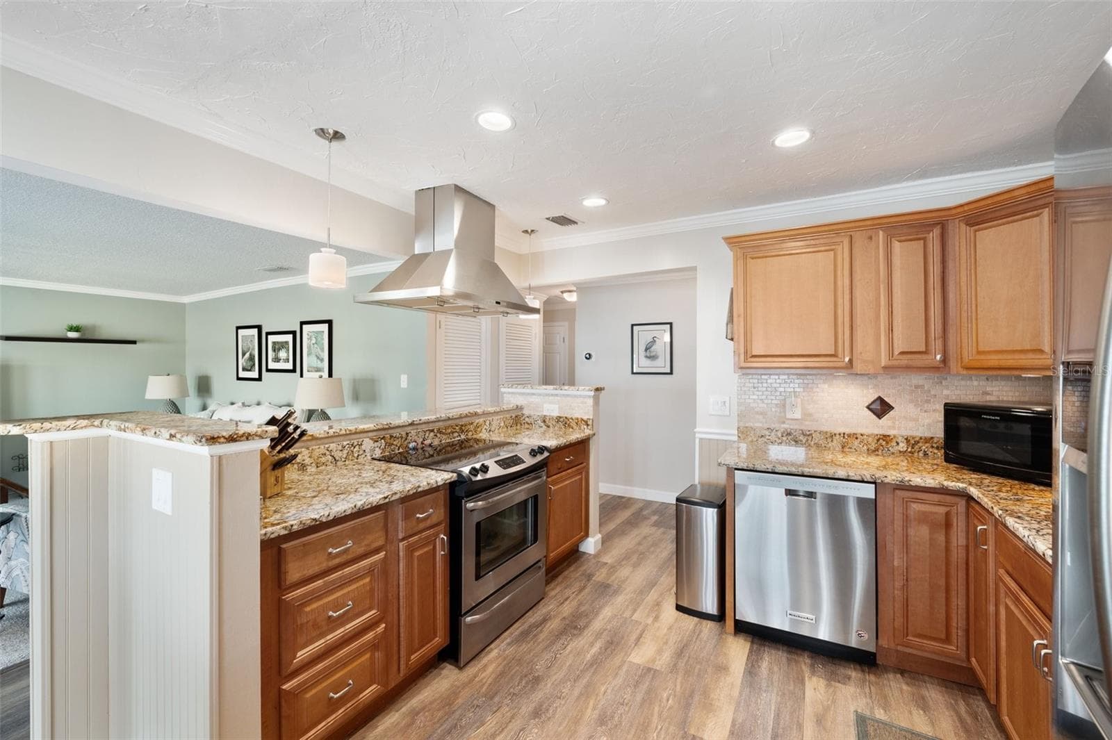 5257 Beach Drive SE D photo 05