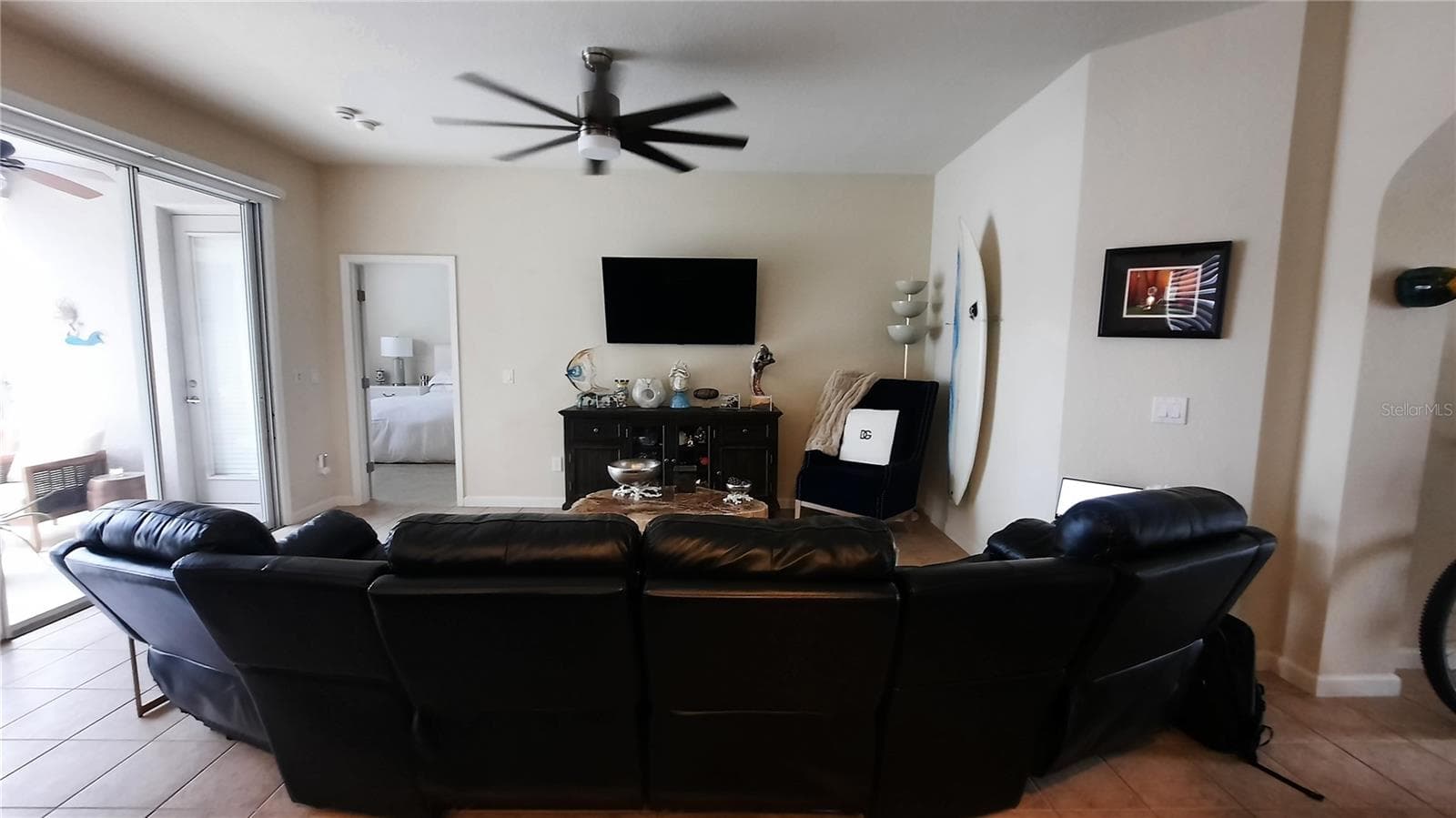 4959 Thames Street E photo 05