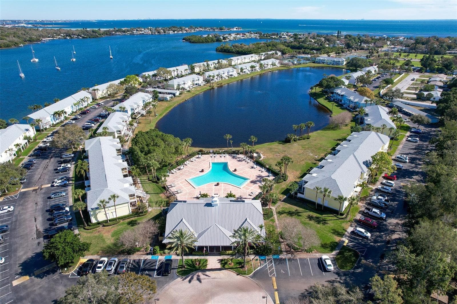 225 Pompano Drive SE C photo 03