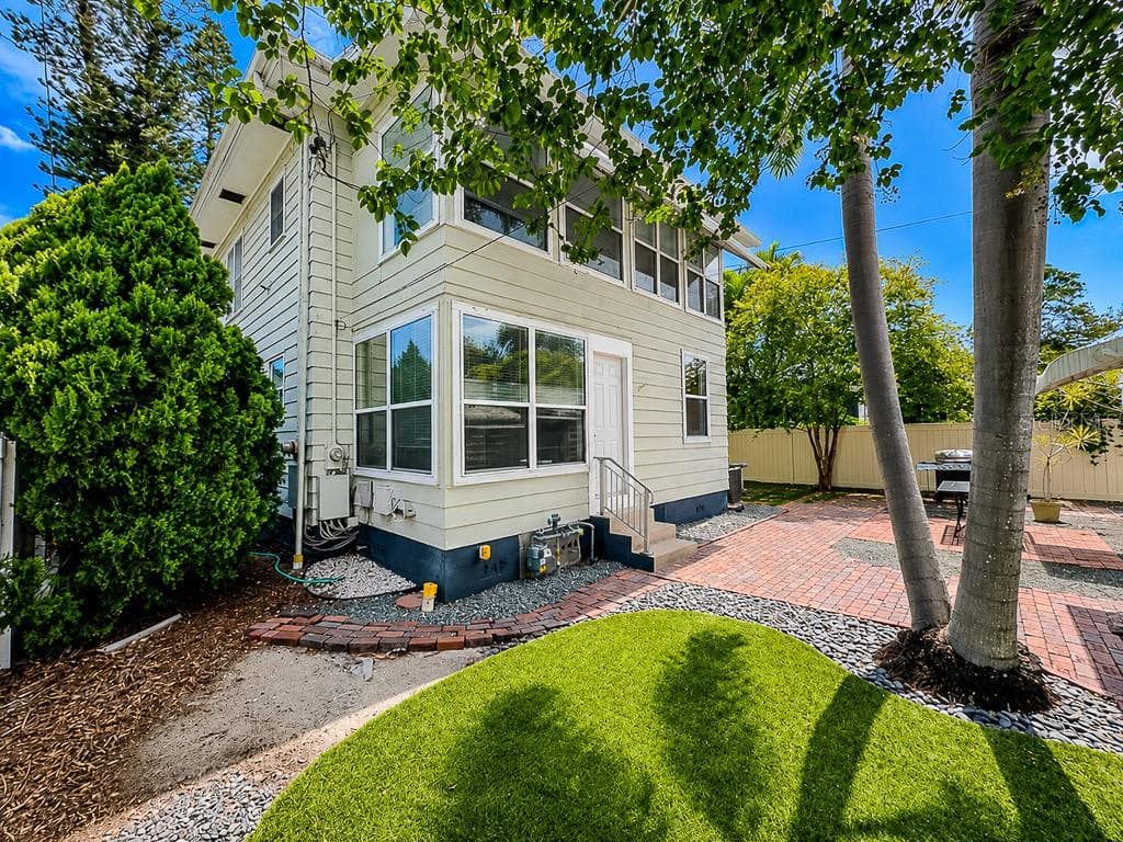 400 20th Street N photo 04
