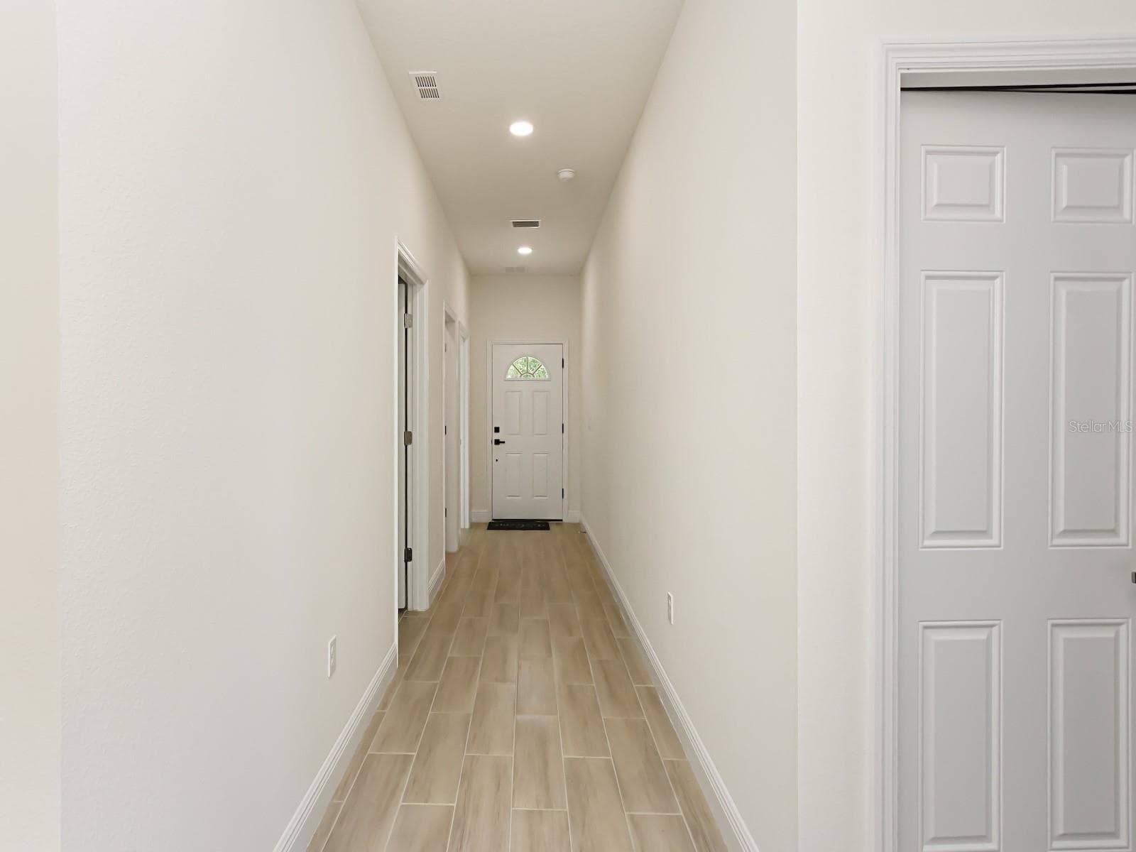 1216 S Pomegranite Avenue photo 02