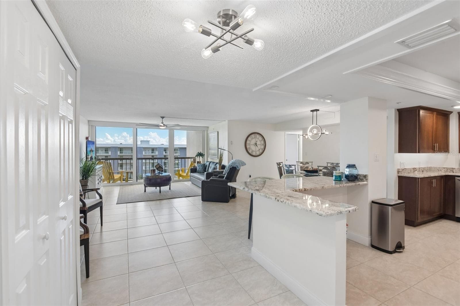 400 Island Way 509 photo 05