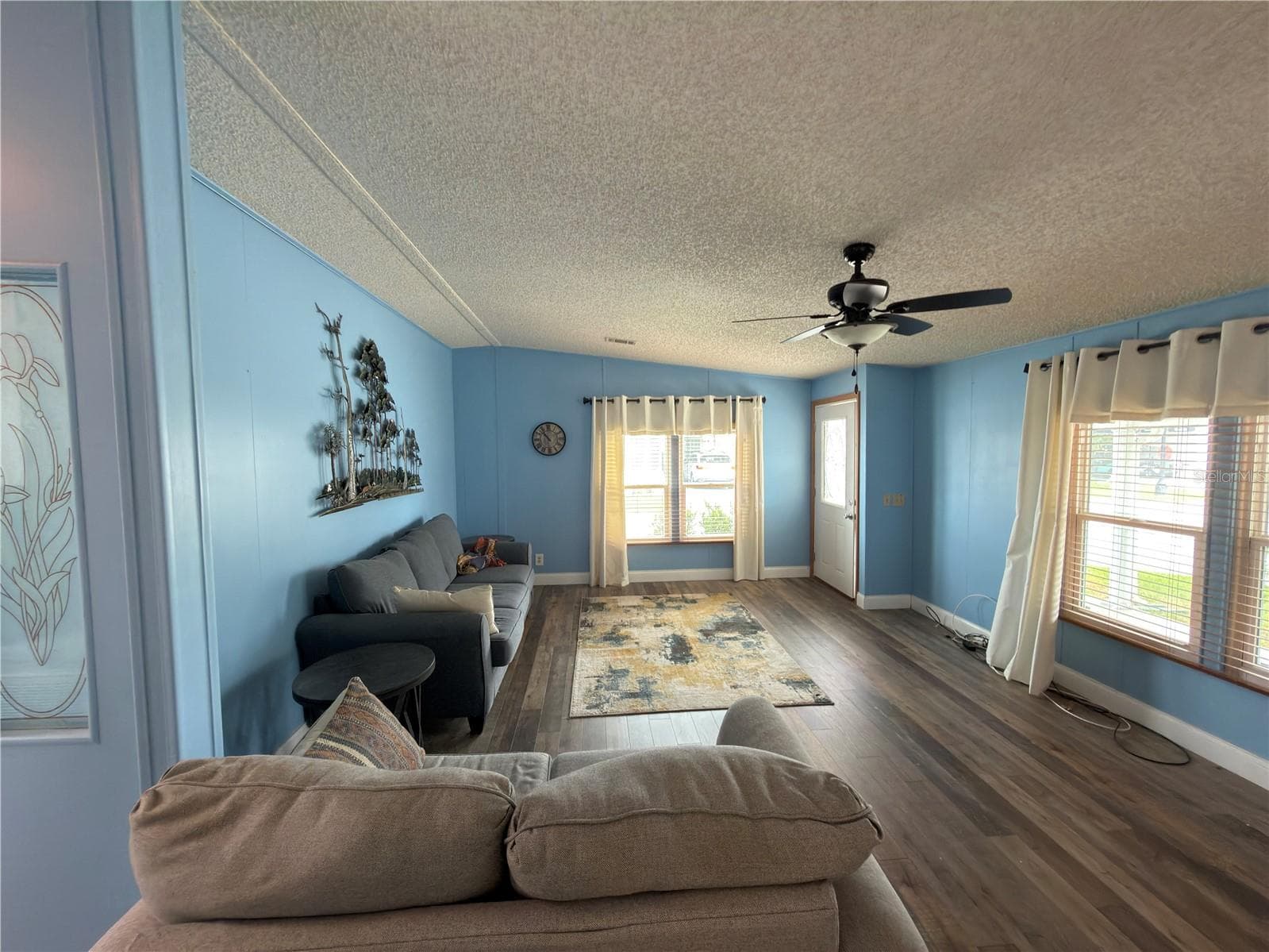 141 Victoria Drive photo 07