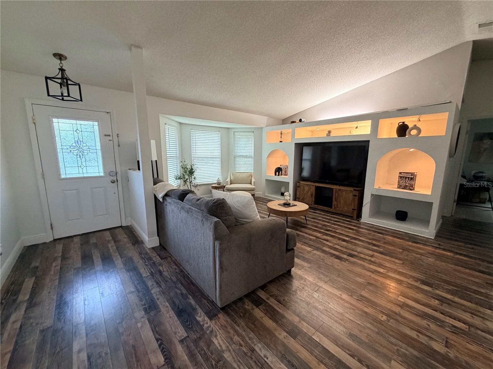 663 Mosquero Avenue photo 04