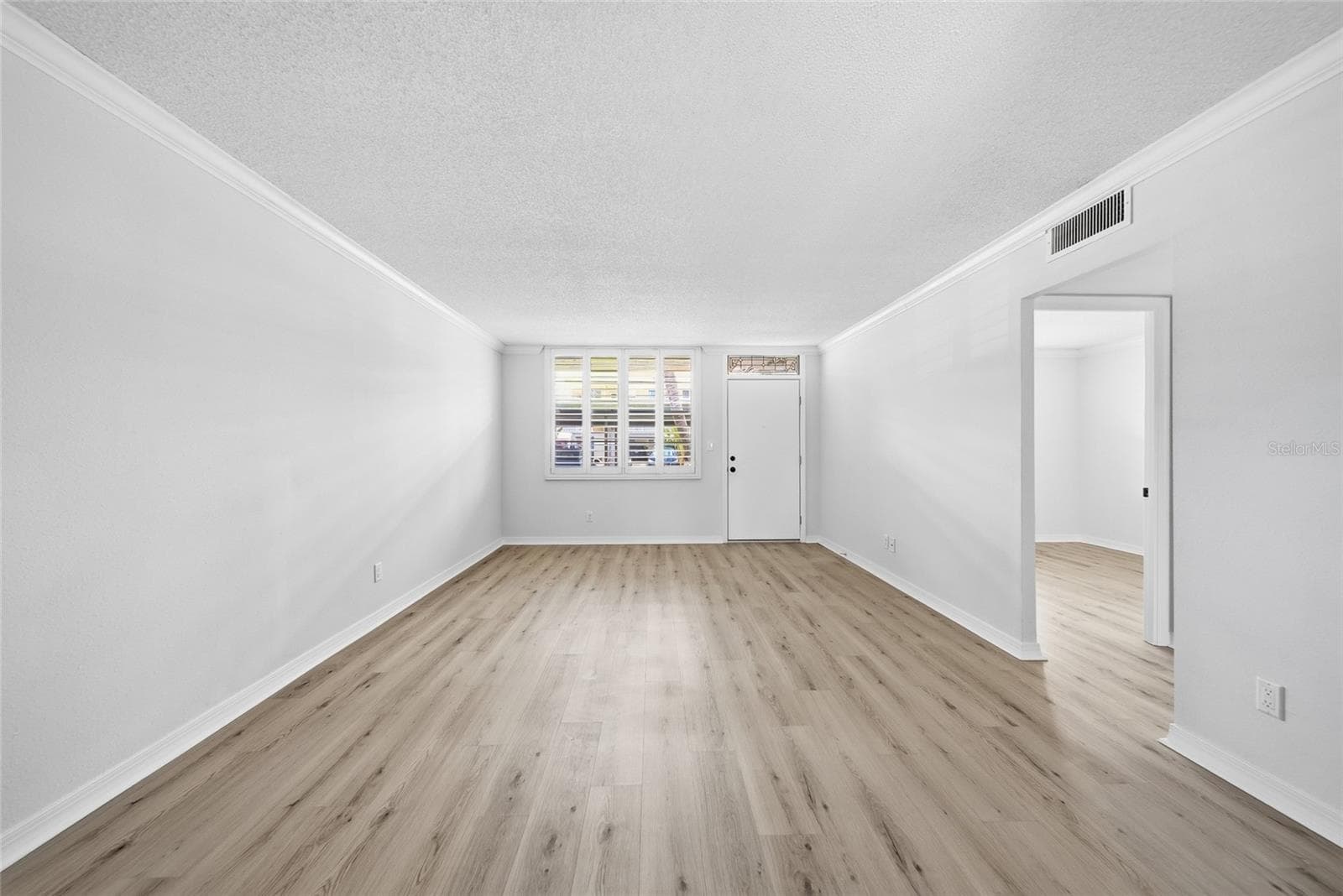 4895 Bay Street NE 101 photo 05