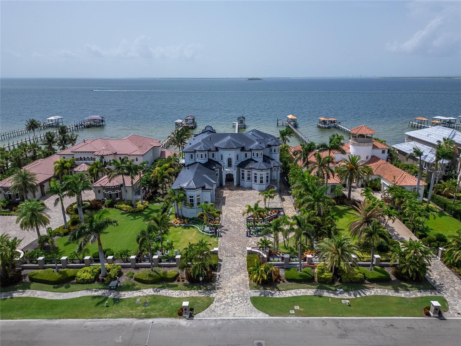 6526 Surfside Boulevard photo 04
