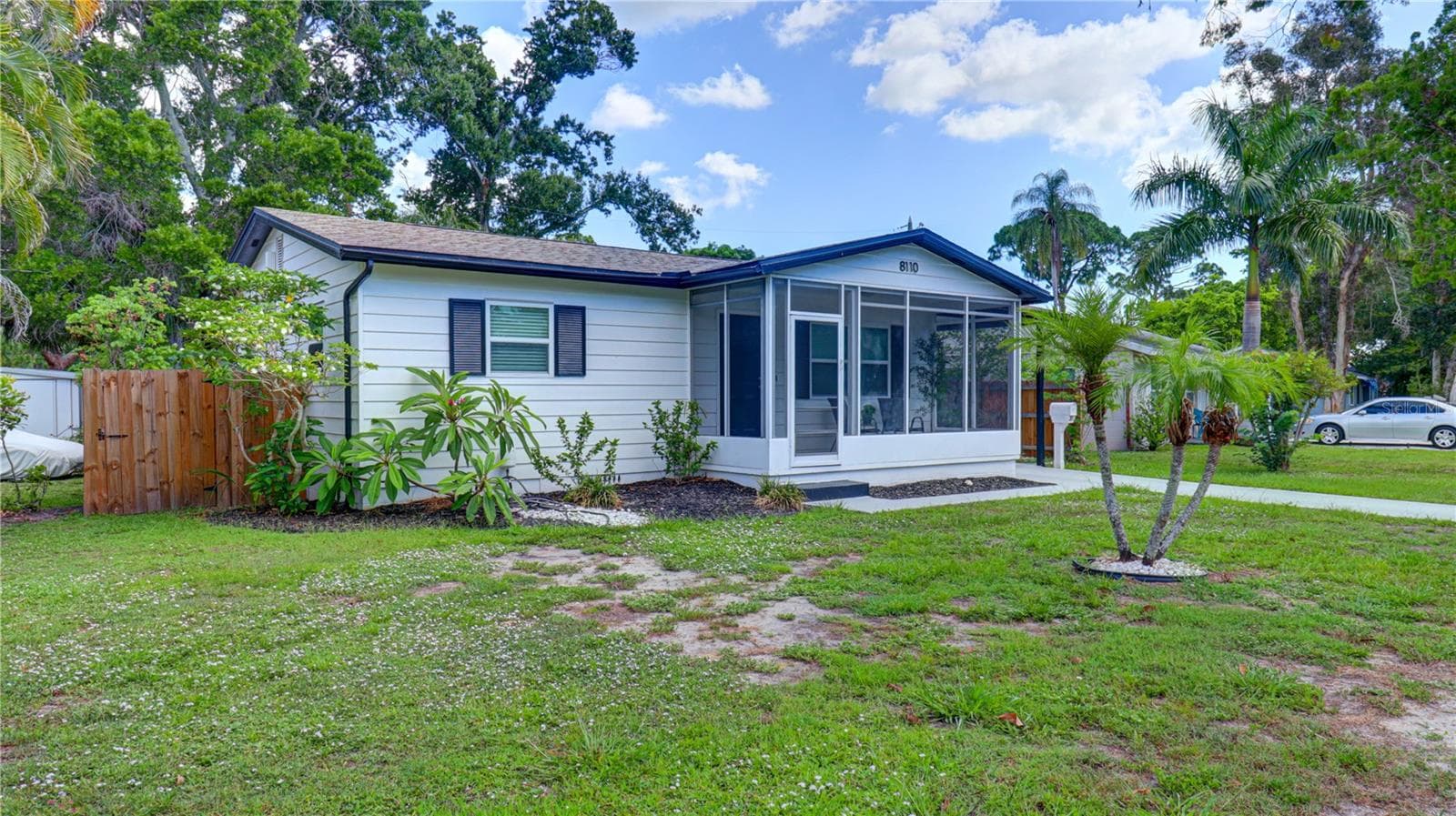 8110 Diagonal Road N photo 02