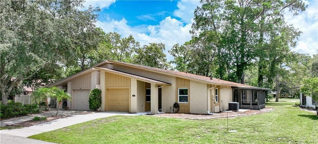85 Golfview Drive