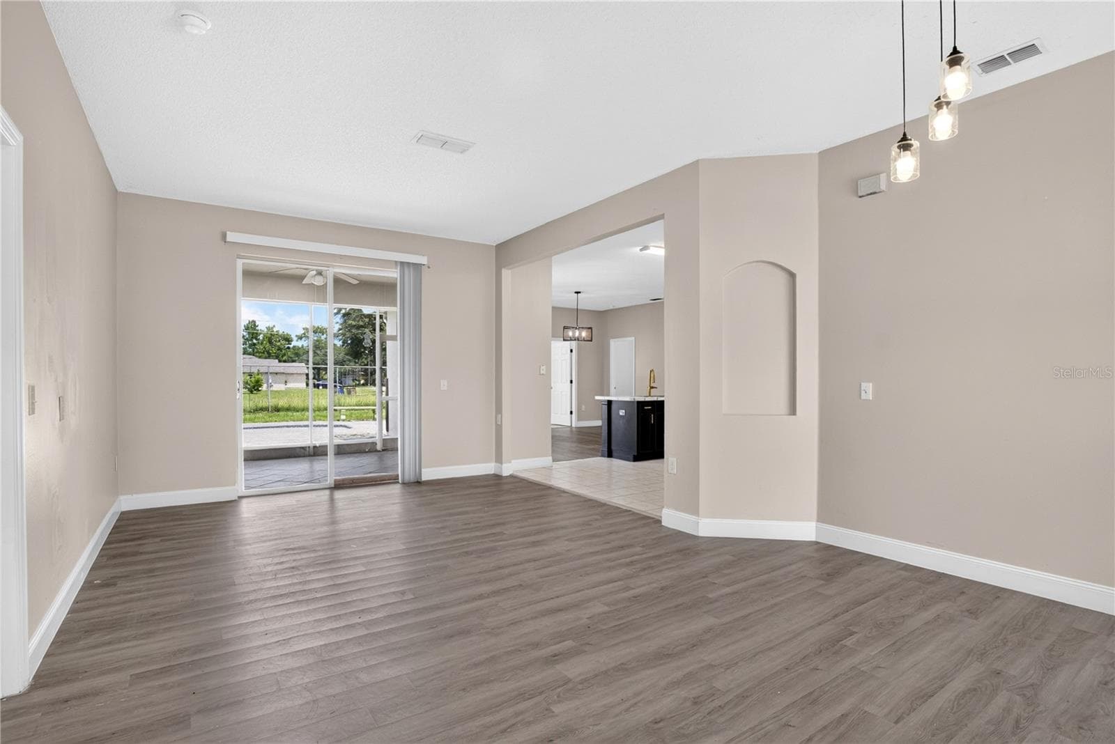 121 Aurelia Court photo 06