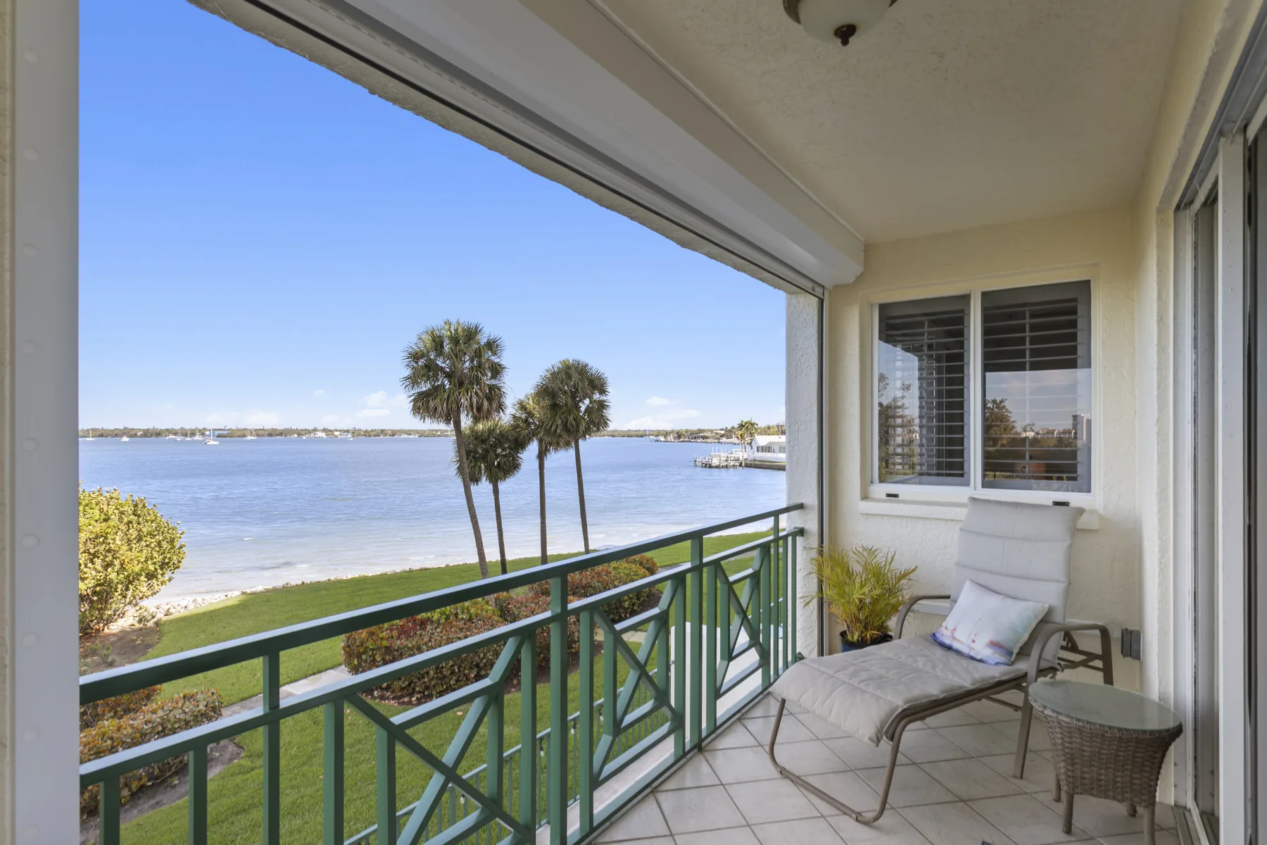 Covered terrace at 4717 Dolphin Cay Ln S #202